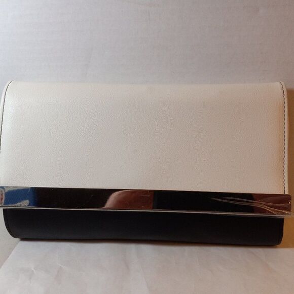 New No Boundries Black  & White Bar Clutch Cottagecore Granny Chic Grandmacore - Picture 1 of 9